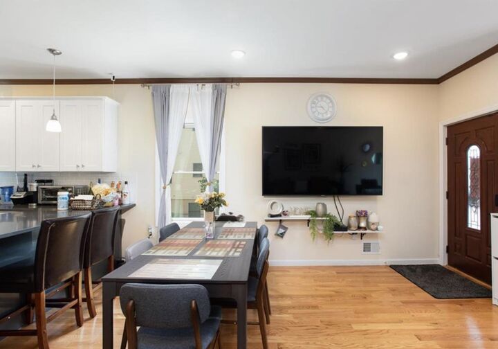 Property Photo:  86 Oak St 2  NJ 07304 