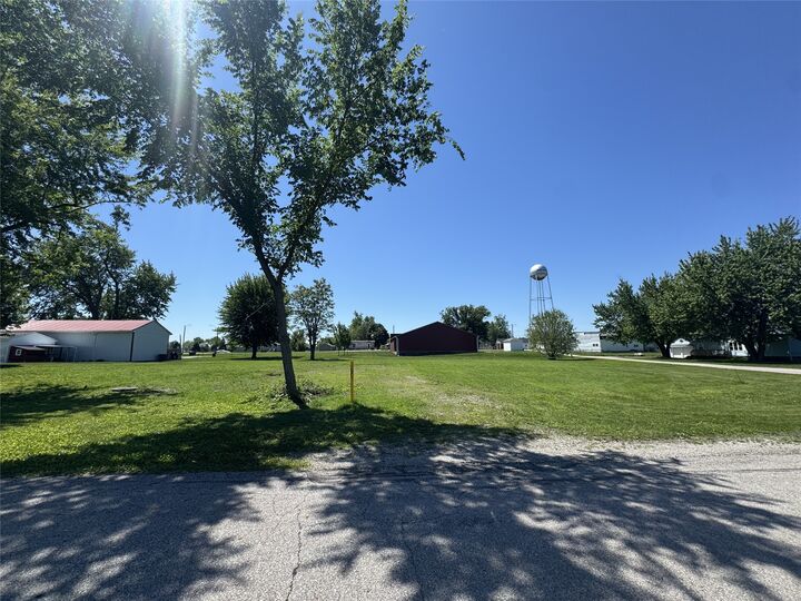 Property Photo:  106 Hubbell Street  IA 50243 