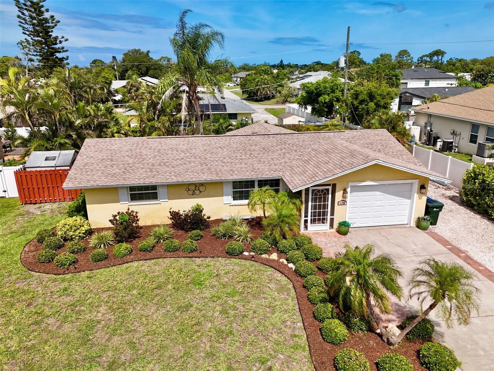 Property Photo: 5240 Drew Road FL 34293