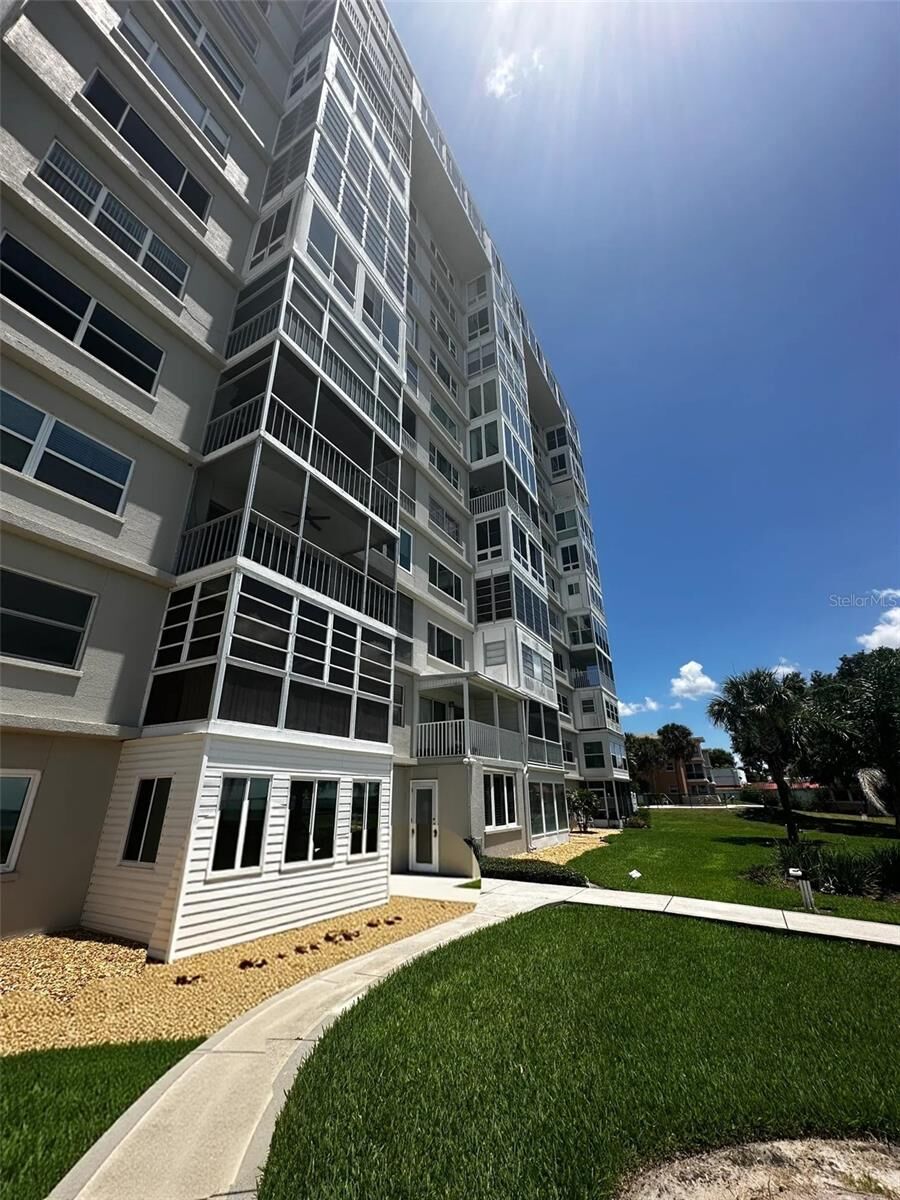 Property Photo:  2131 Lakeview Drive 410  FL 33870 