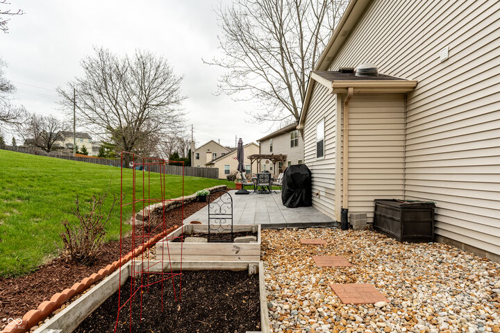 Property Photo: 9660 Overcrest Drive IN 46037