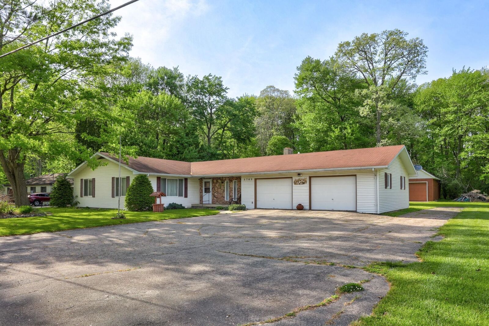 Property Photo:  5745 E Townline Road  MI 48415 