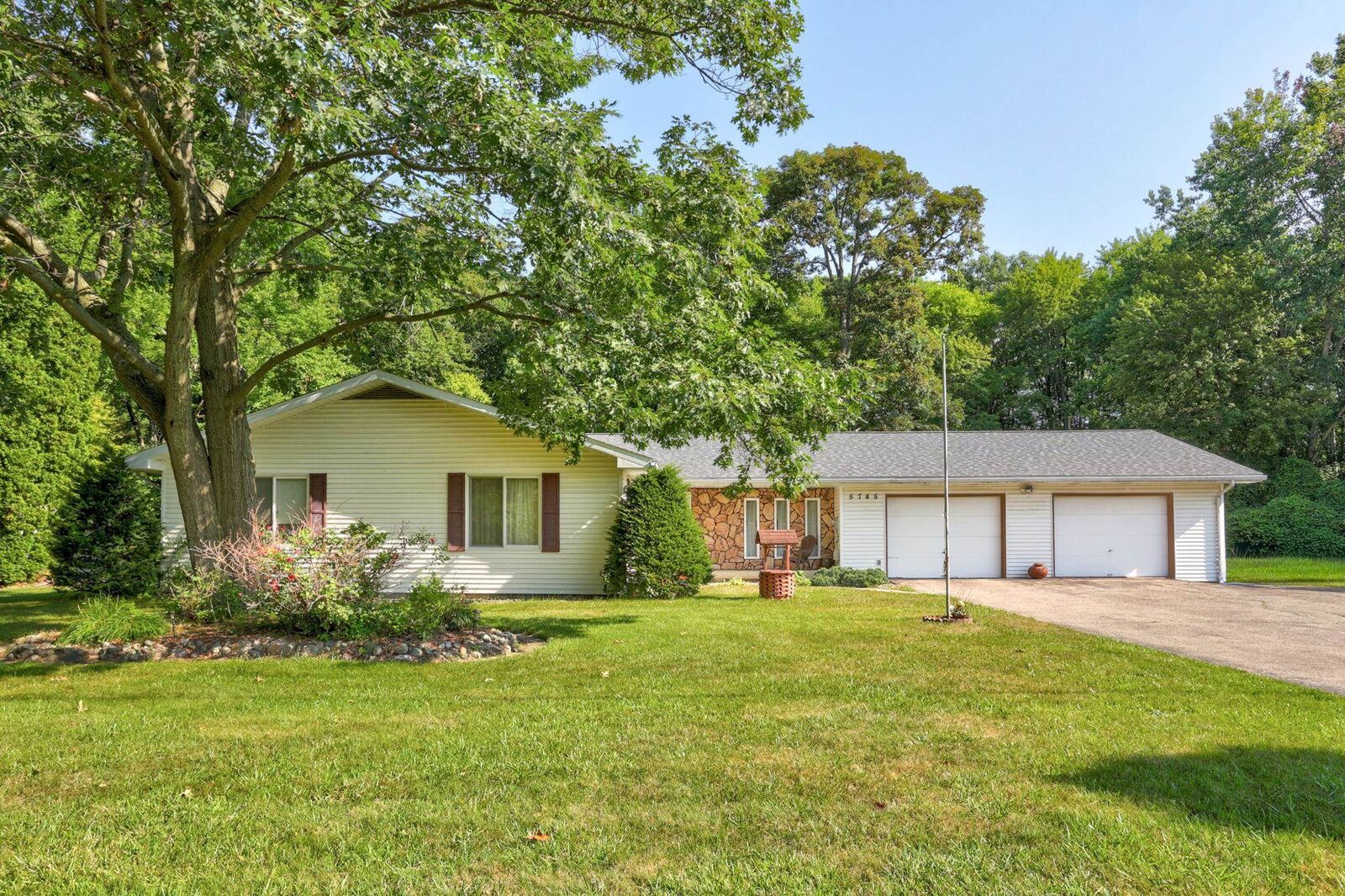 Property Photo:  5745 E Townline Road  MI 48415 
