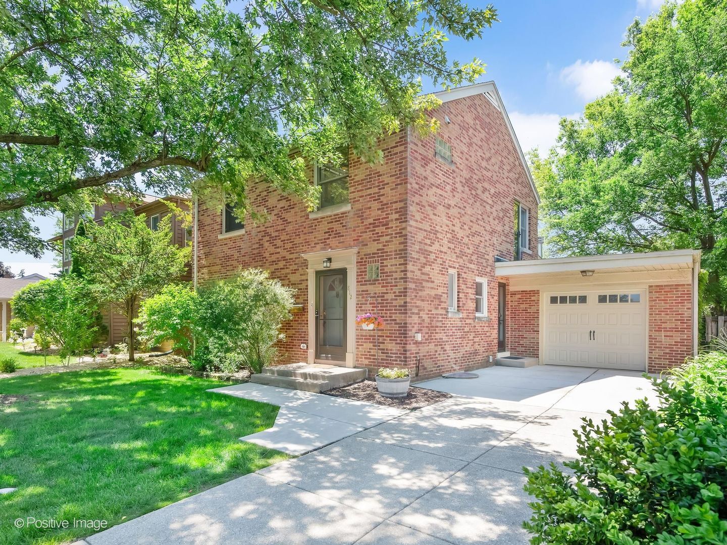 Property Photo:  812 S Madison Avenue  IL 60525 