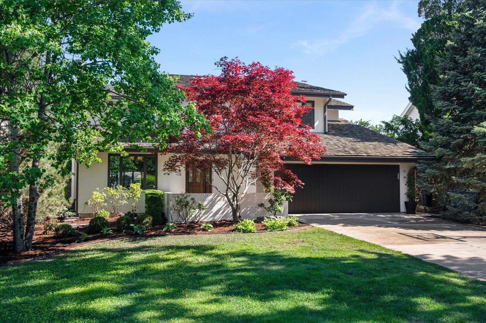 Property Photo:  281 W Elm Park Avenue  IL 60126 