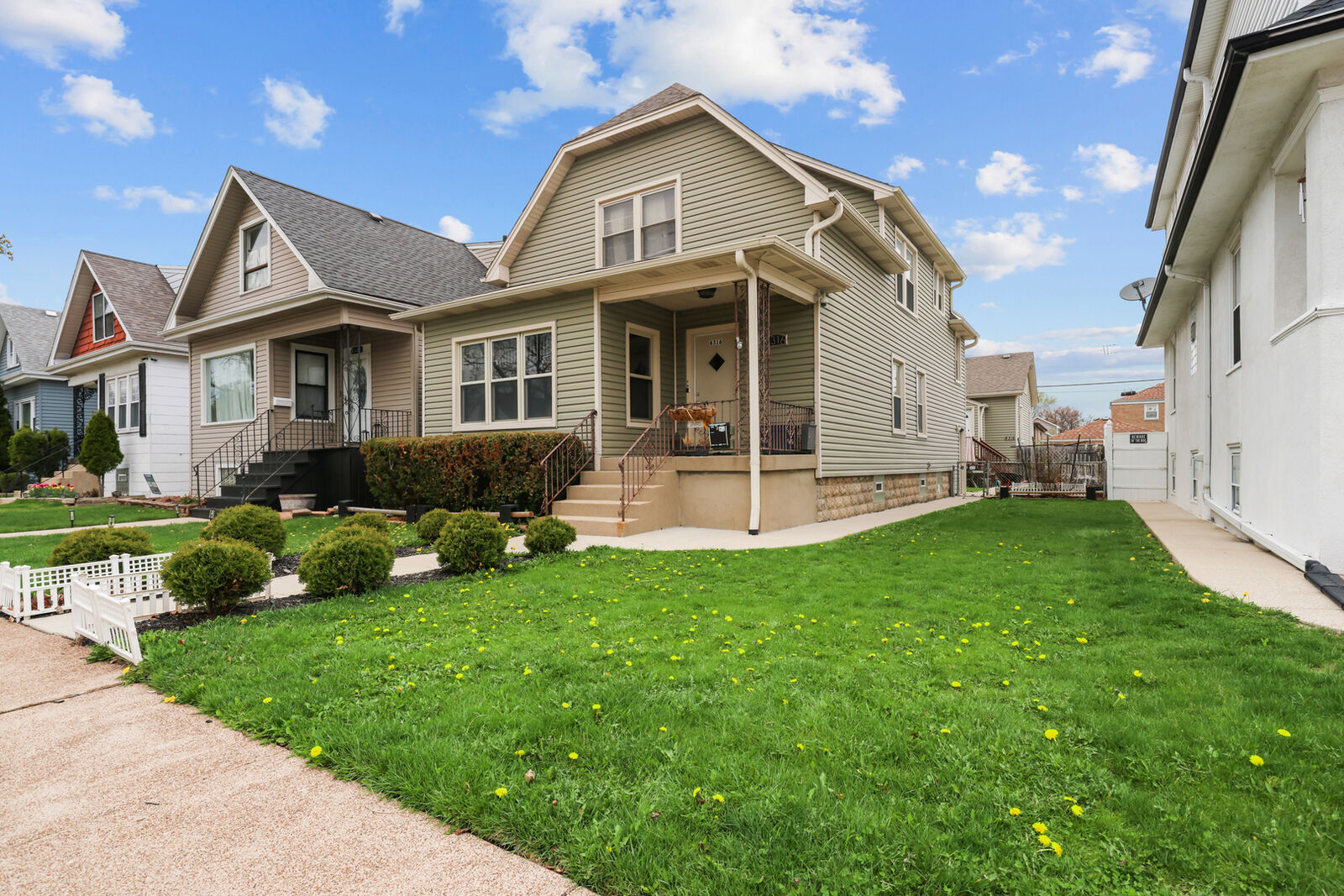 Property Photo:  6316 W Warwick Avenue  IL 60634 