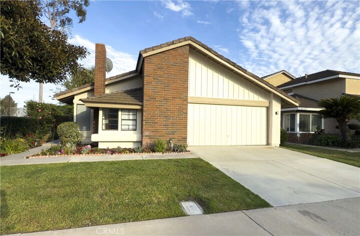 Property Photo:  1 Autumn Oak  CA 92604 
