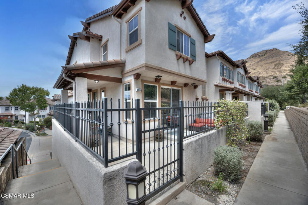 Property Photo:  4725 Via Altamira  CA 91320 