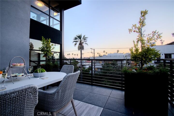 Property Photo:  150 S Oak Knoll 202  CA 91101 