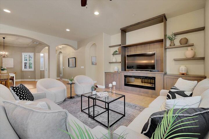 Property Photo: 3001 Demartini Drive CA 95661