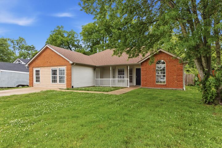 Property Photo: 2130 Spring Hill Cir TN 37174