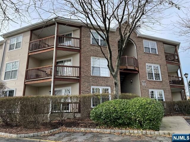 Property Photo: 544 Ridge Lane 5115 NJ 07024
