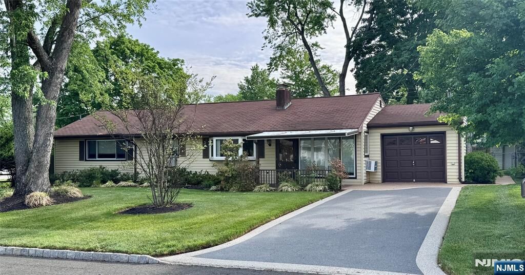 Property Photo:  14 Berwick Way  NJ 08854 