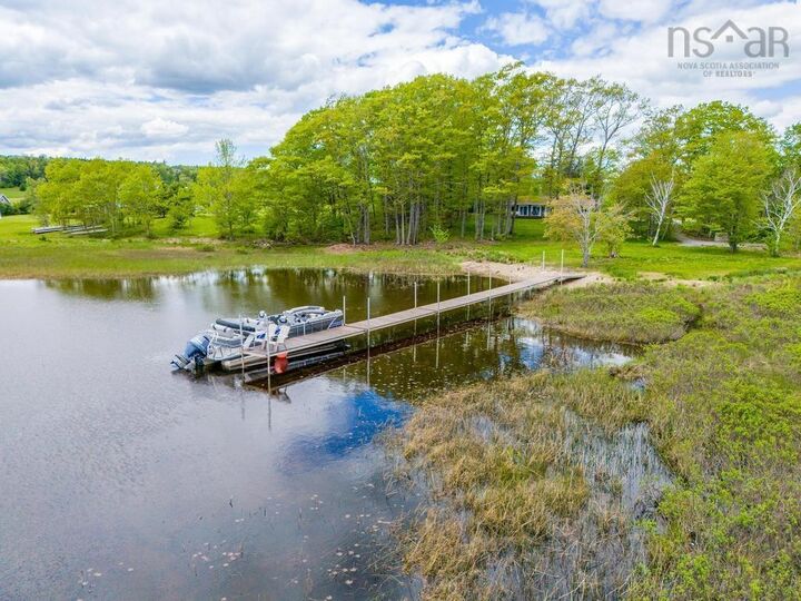 40 Martins Point Road — photo 1