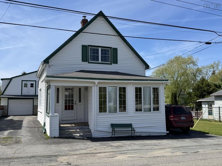 Property Photo:  84 Wolfe Street  NS B0T 1K0 