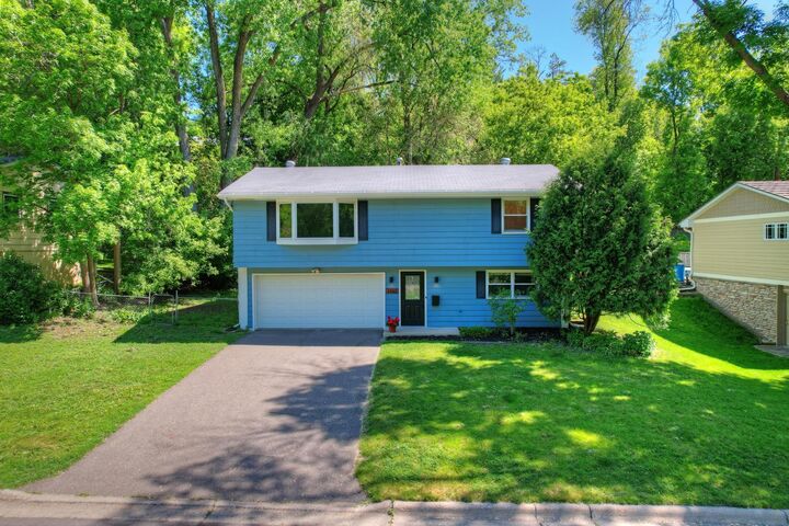 Property Photo: 2460 Kewanee Way MN 55422