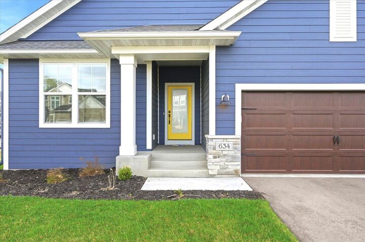 Property Photo:  634 Elizabeth Way  WI 54016 