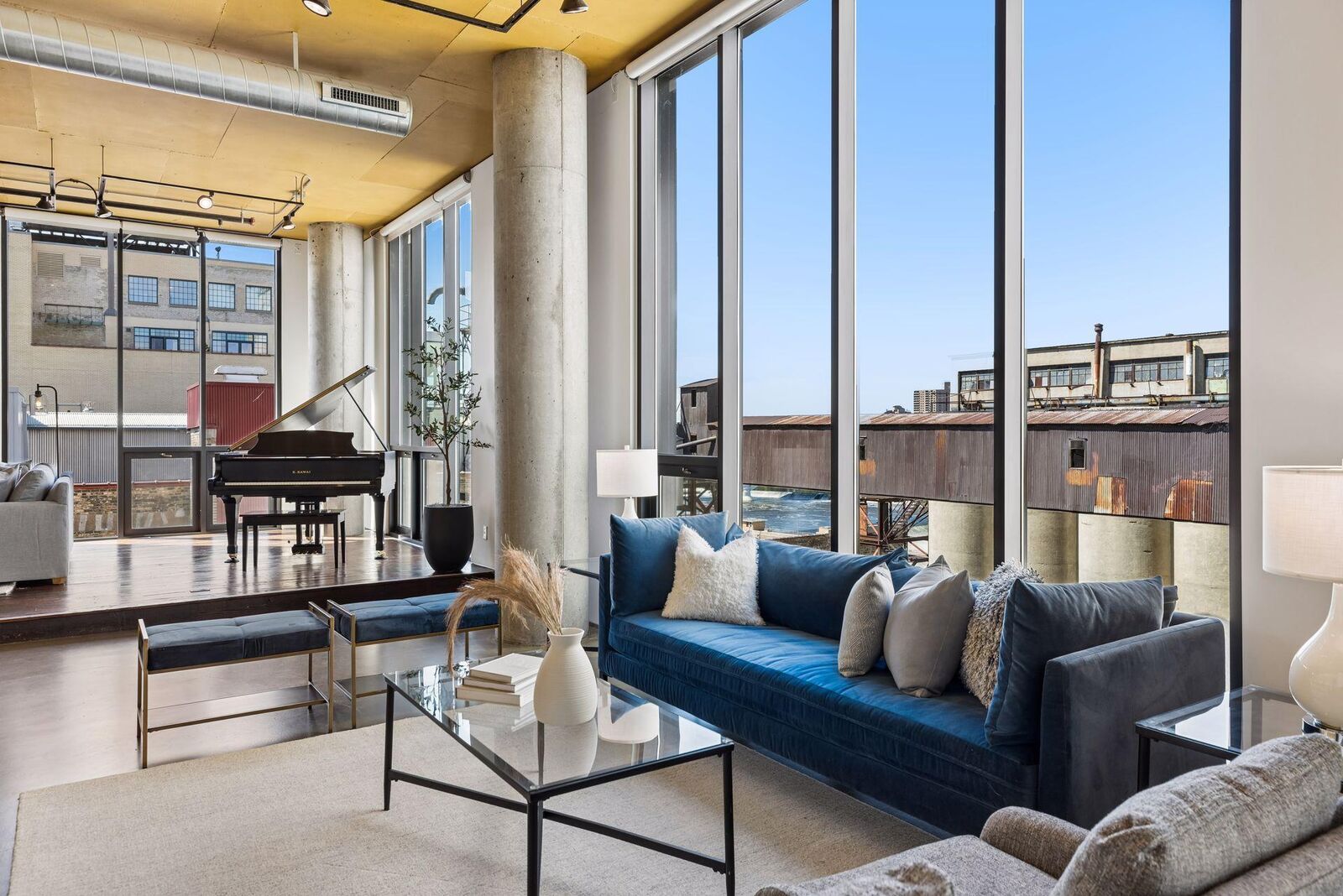 Property Photo:  750 S 2nd Street 801  MN 55401 