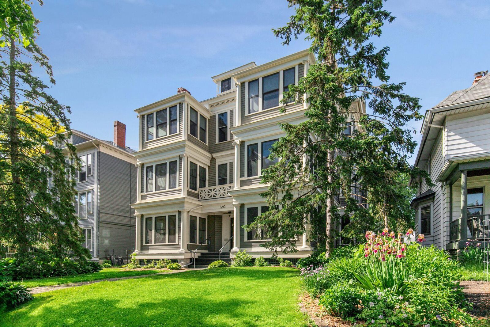 Property Photo:  593 Laurel Avenue 3E  MN 55102 