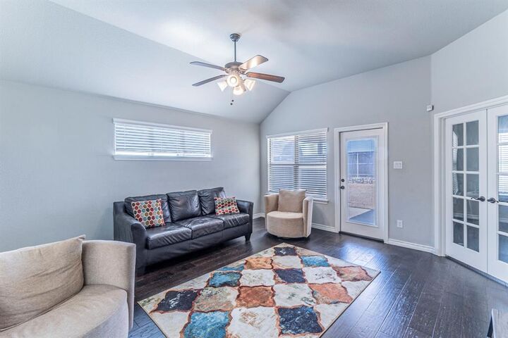 Property Photo: 1901 Maplewood Drive TX 75154