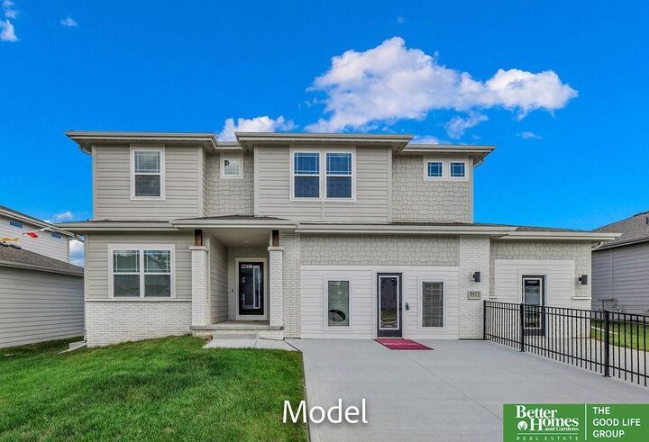 Property Photo:  8613 N 177 Street  NE 68007 