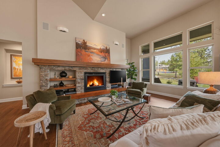 Property Photo: 19288 Goose Creek Court OR 97702