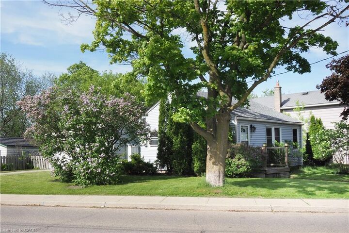 Property Photo:  1 Forbes Street  ON N3C 2E1 