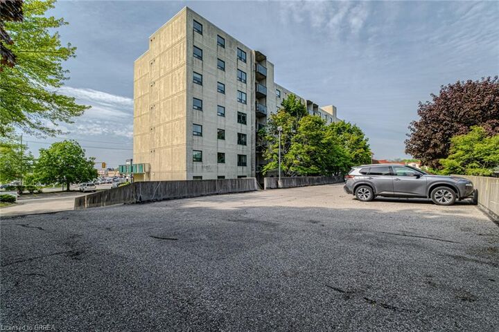 Property Photo: 421 Fairview Drive 301 ON N3R 7M3
