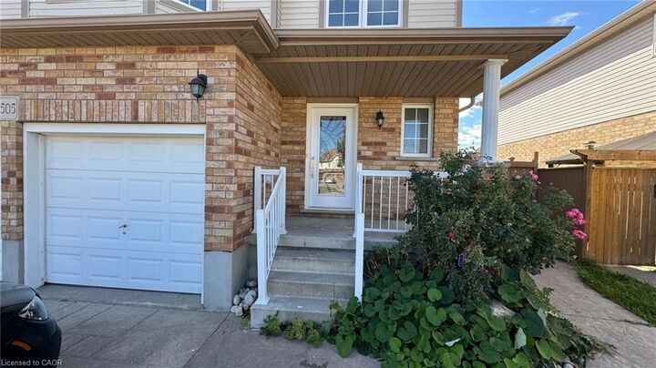 Property Photo:  505 Bridlewreath Court Upper  ON N2E 3V6 