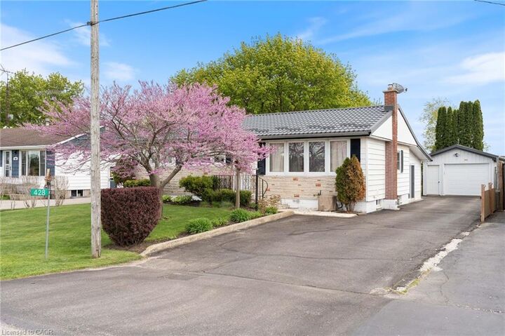 Property Photo: 428 Fourteenth Street W ON N3Y 4K6