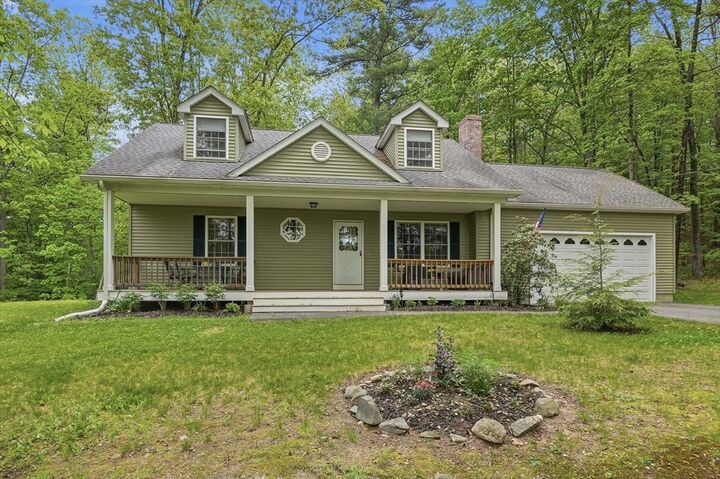 Property Photo: 186 Common Street MA 01450