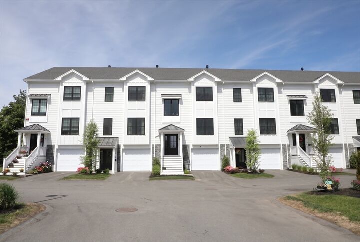 Property Photo:  68 Prospect St 16  MA 01960 