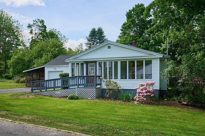 Property Photo:  4 Petticoat Hill Rd  MA 01096 