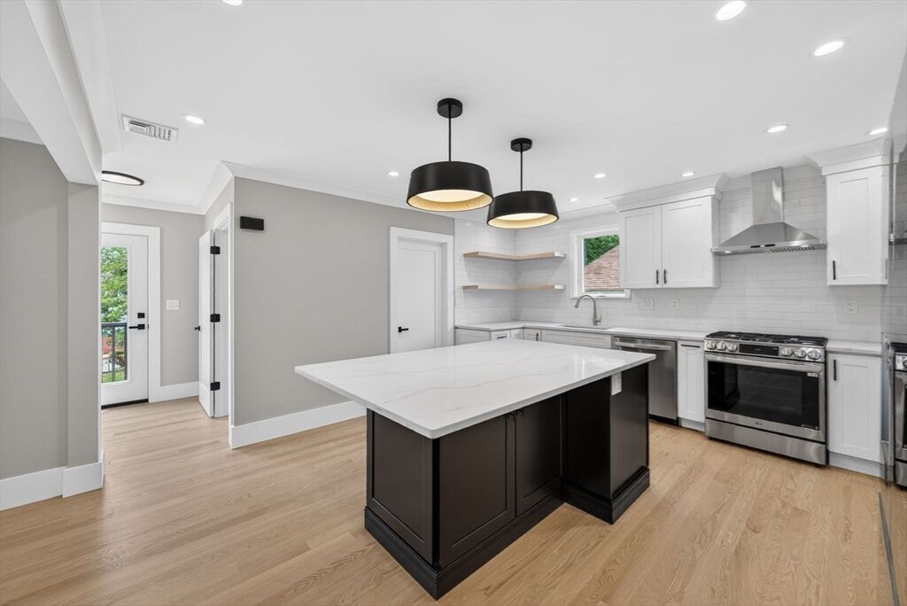 Property Photo:  29 Hanson St 2  MA 02143 