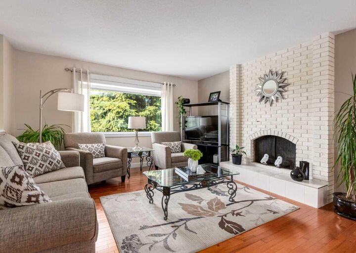 Property Photo:  332 Pinemont Road NE  AB T1Y 1V7 