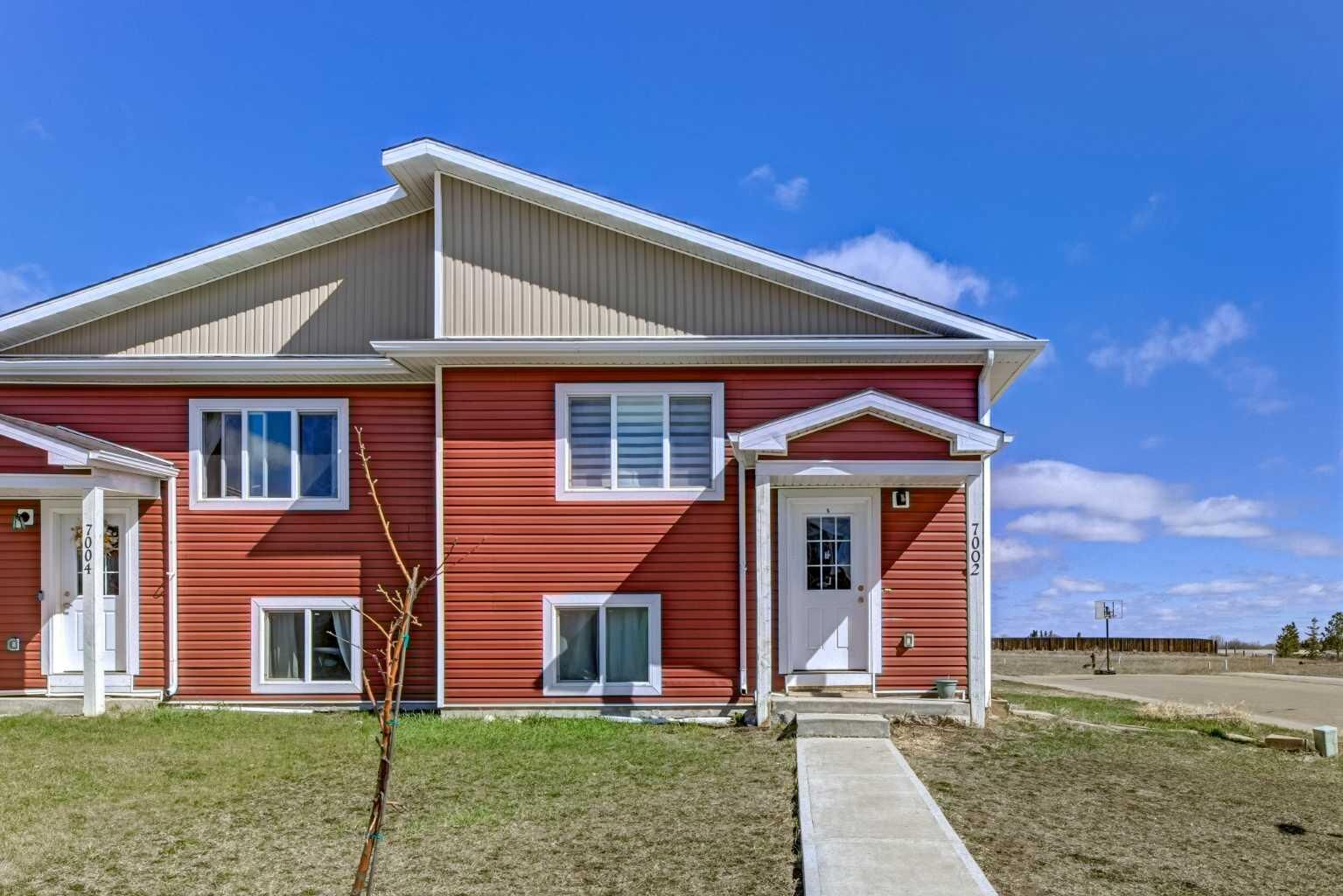 Property Photo:  7002 50 Avenue  AB T4V 5G1 