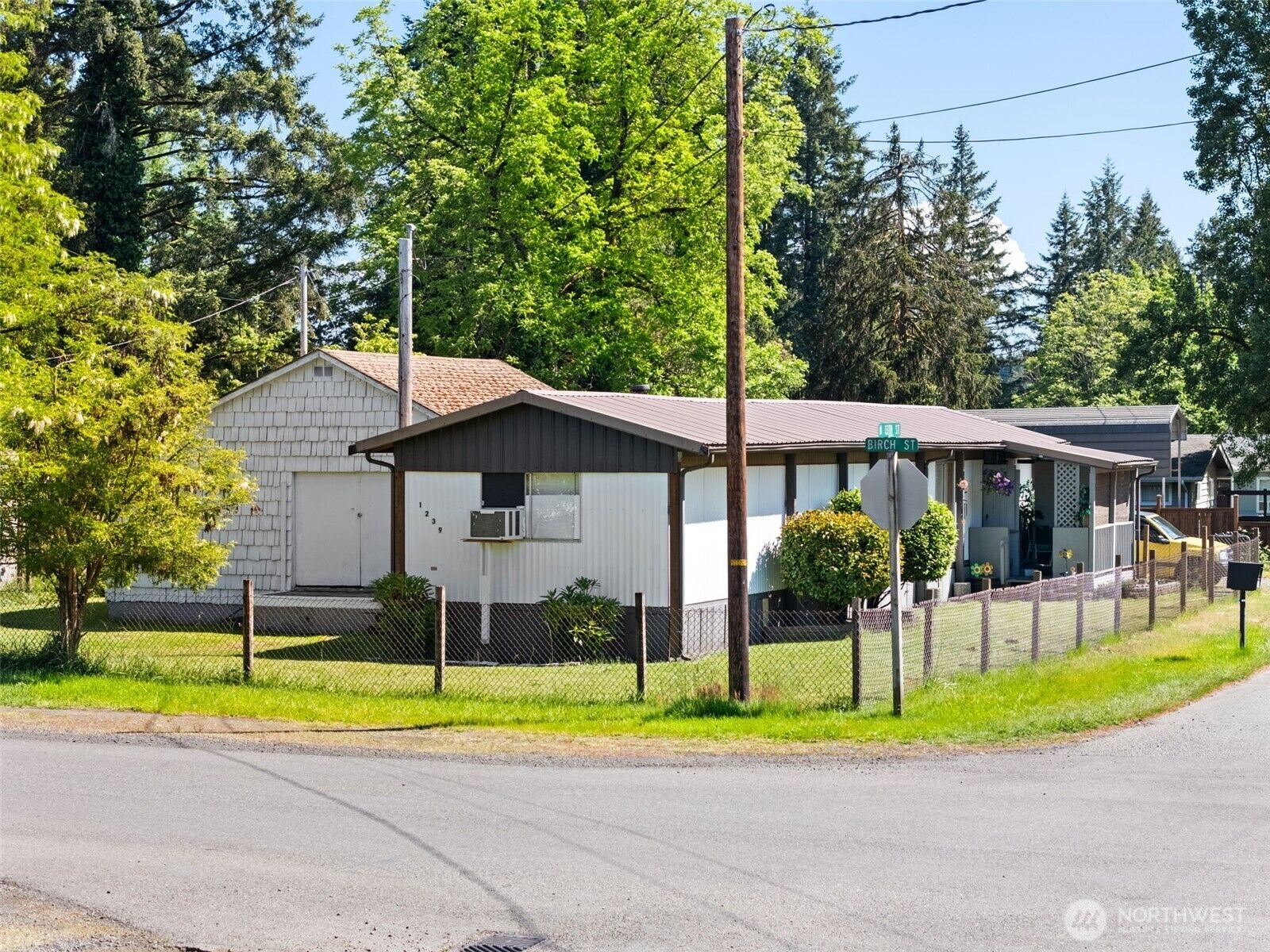Property Photo:  1239 W Birch Street  WA 98584 