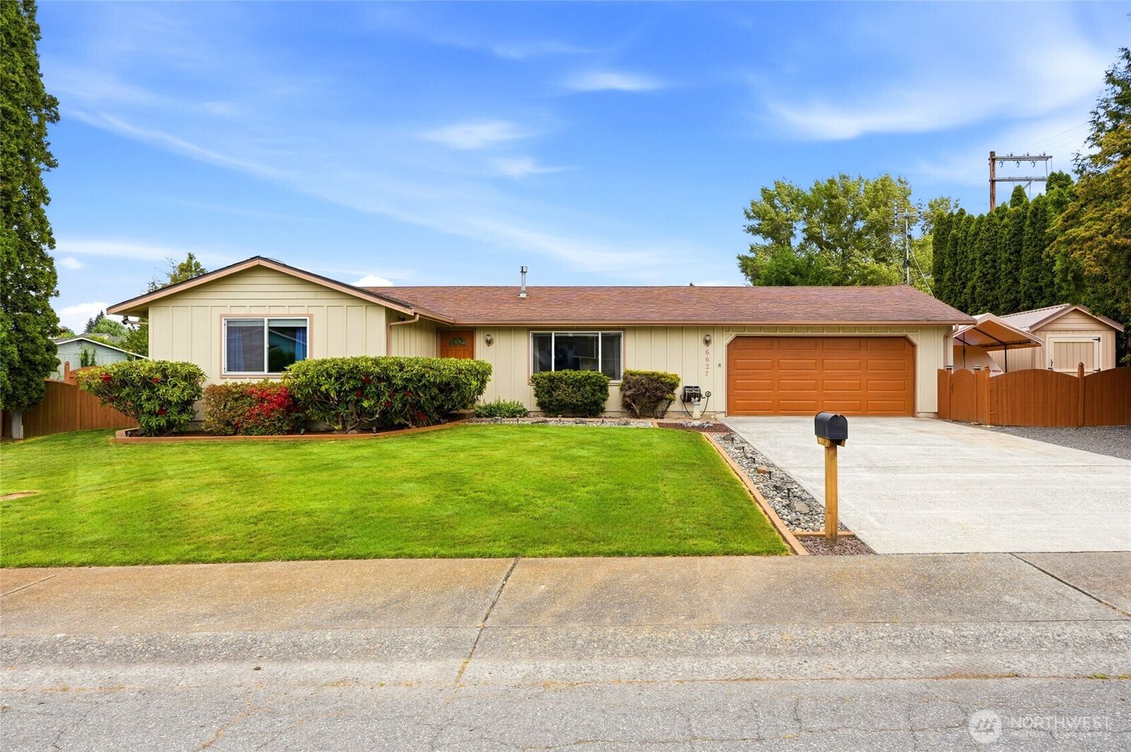 Property Photo: 6627 95th Street NE WA 98270