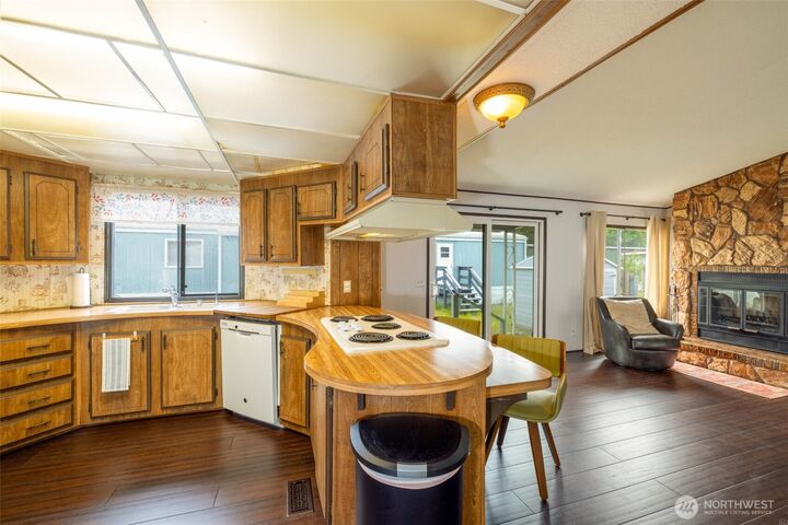 Property Photo:  1845 S Montesano Street 401  WA 98595 