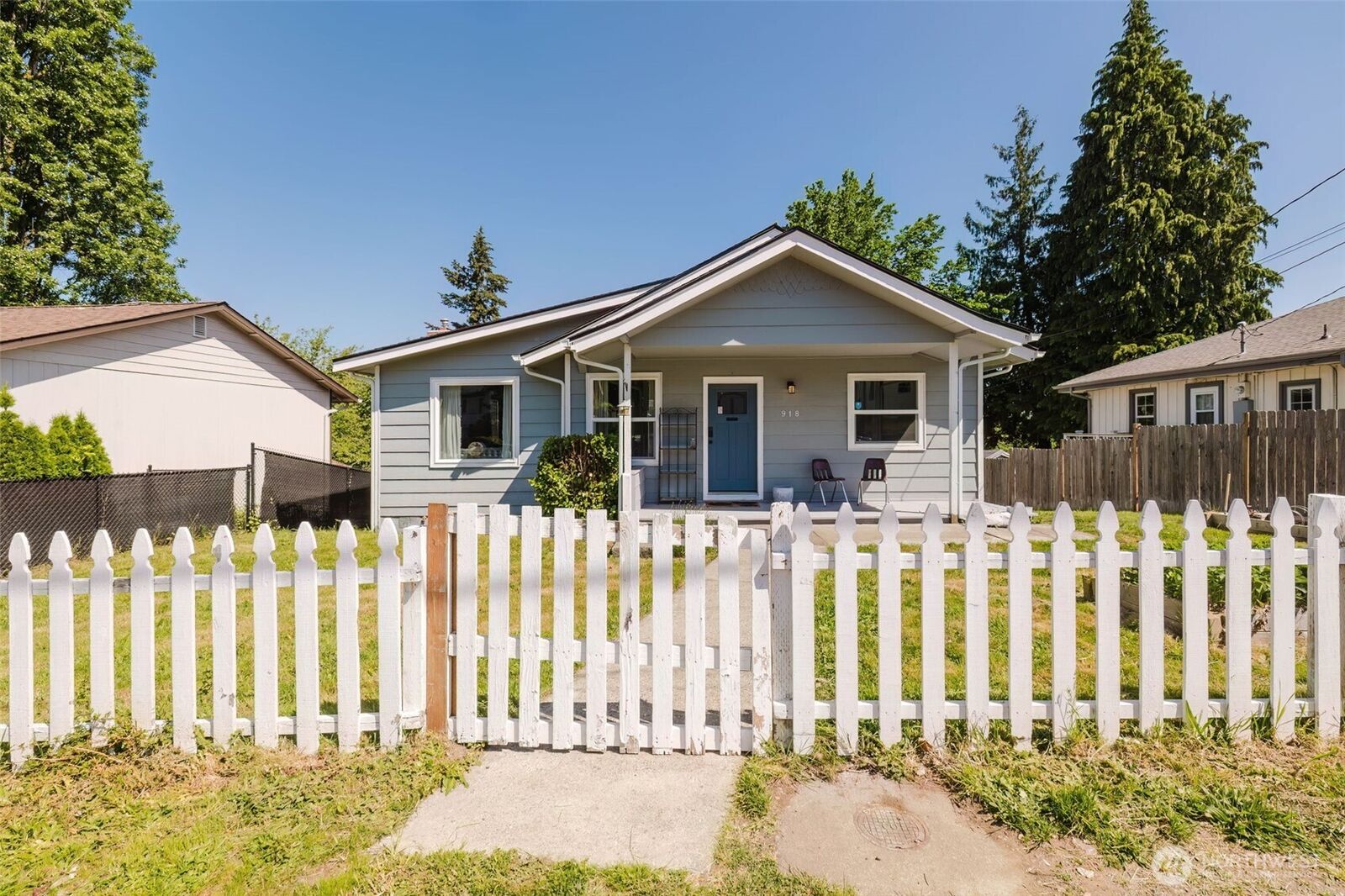 Property Photo:  918  Ellinor Avenue  WA 98584 