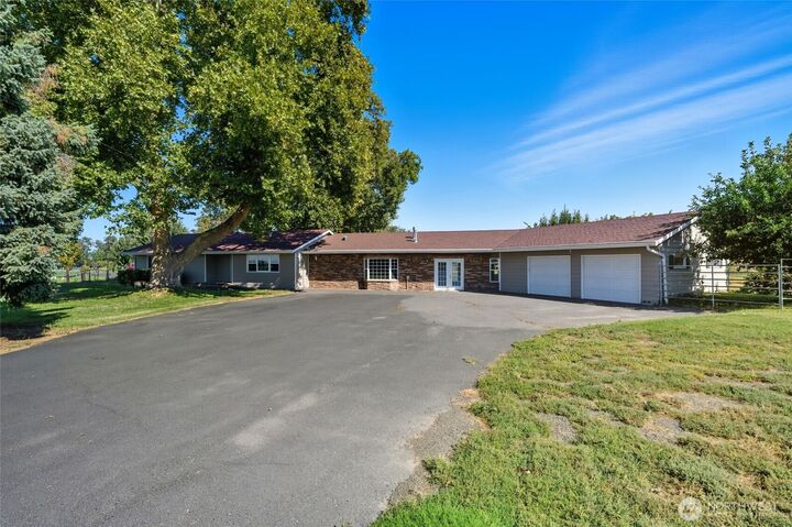 Property Photo:  85327  Highway 339  OR 97862 