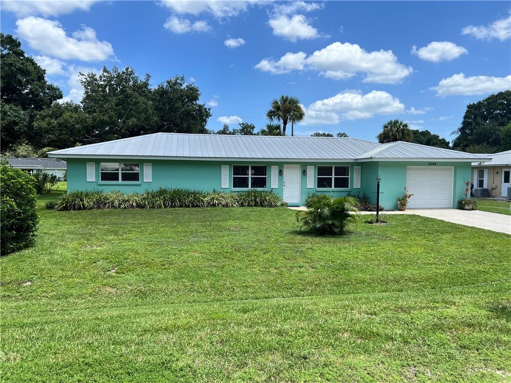 Property Photo:  1646 71st Court  FL 32966 