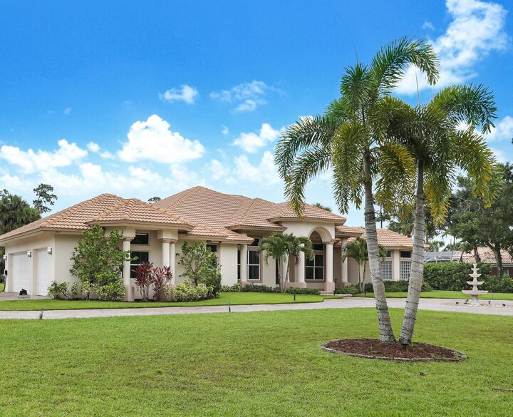Property Photo:  142 Brynhurst Court  FL 33413 