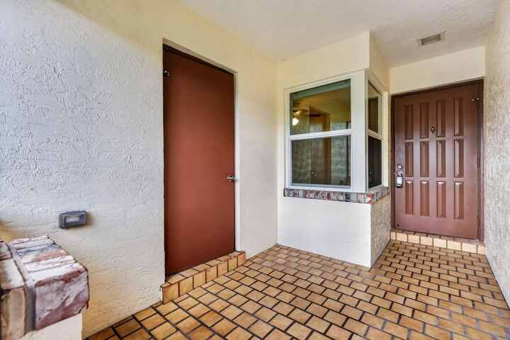 Property Photo:  140 S Moccasin Trl Trail S  FL 33458 