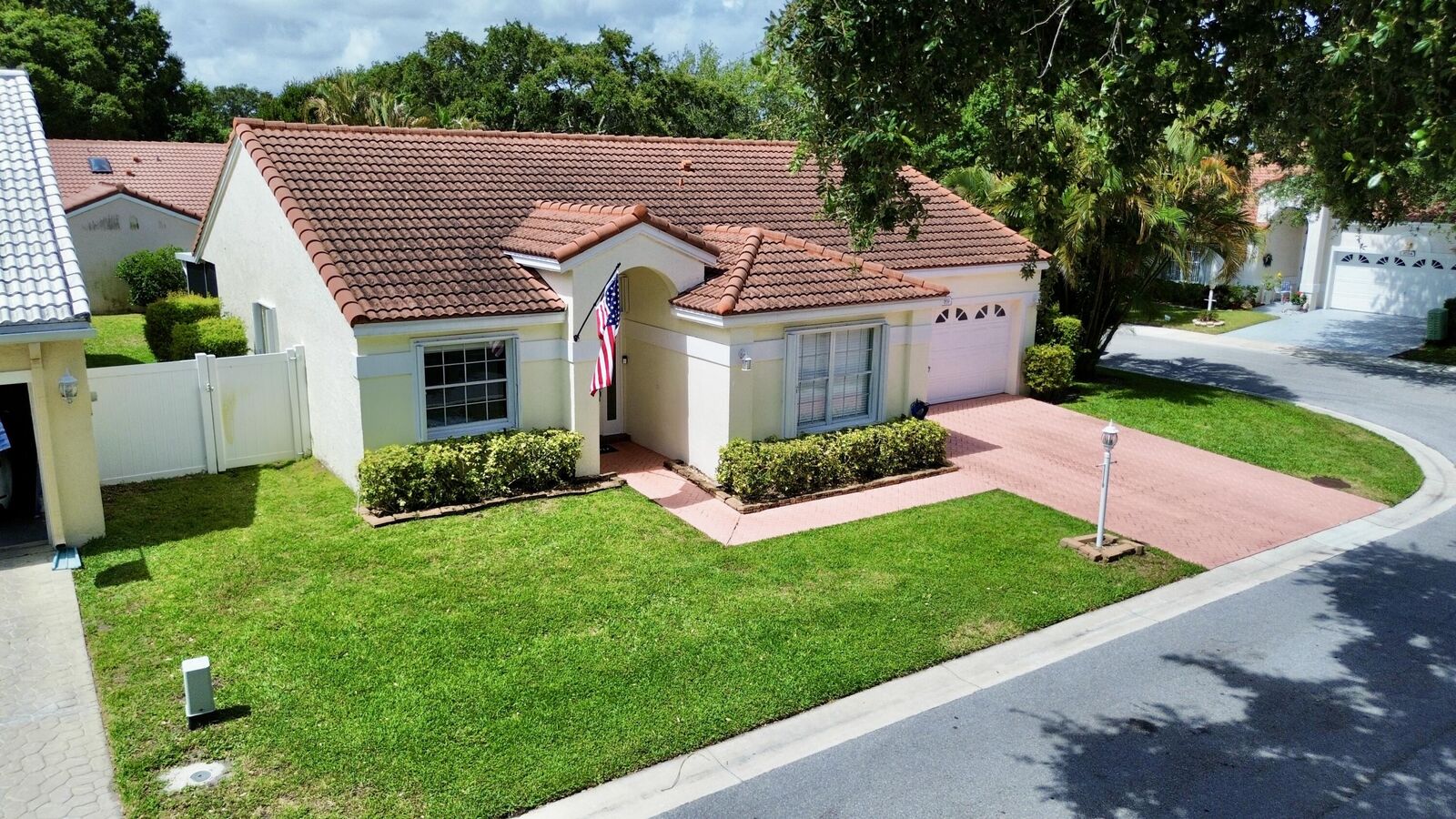 Property Photo:  10189 Balsa Way  FL 33410 
