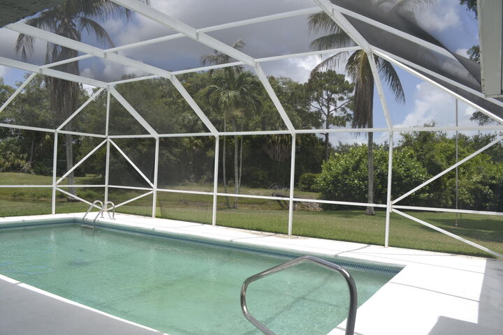 Property Photo:  1104 Raintree Lane  FL 33414 