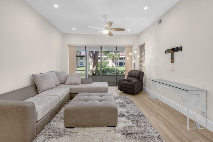 Property Photo:  7484 La Paz Boulevard 103  FL 33433 