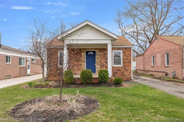 Property Photo:  23020 Albion Avenue  MI 48336 