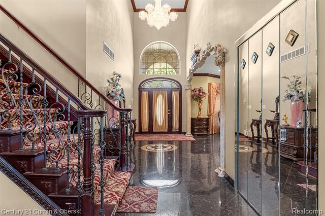 Property Photo: 6318 Whitefield Street MI 48127
