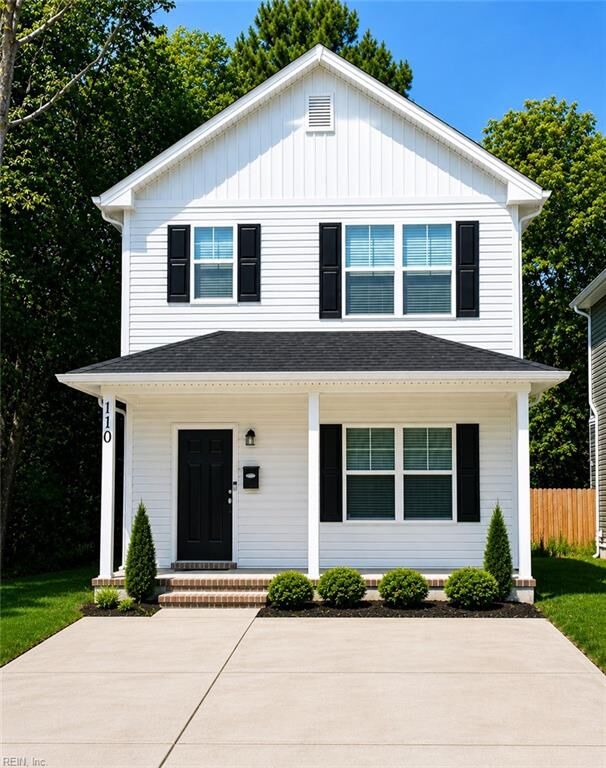 Property Photo: 110 N 11th St VA 23434
